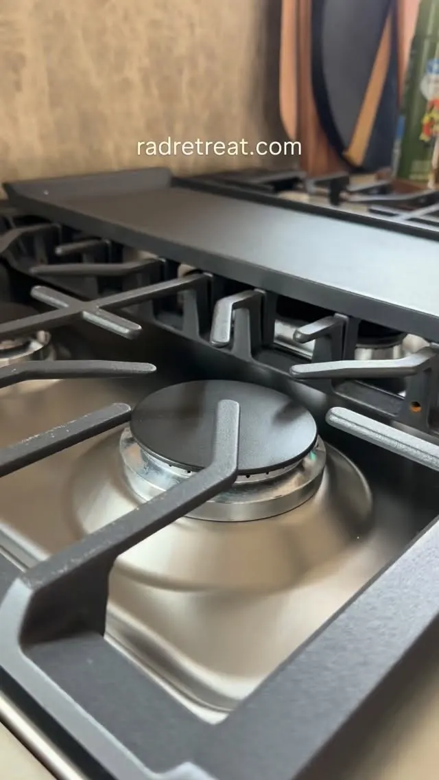 Gas range, convection oven, stand mixer, air fryer…