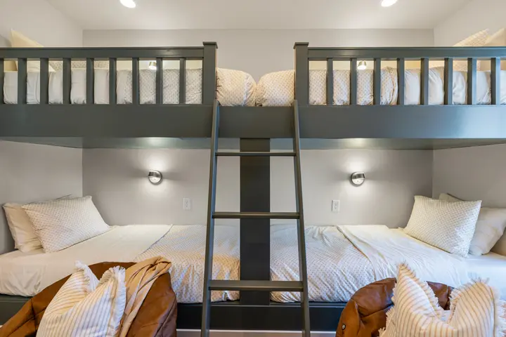 Kids bunk room at The Rad Retreat (3rd floor)