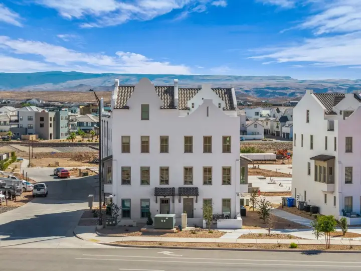 Front aerial view of The Rad Retreat vacation home
